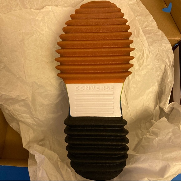 LAST PAIR!  CONVERSE RUN STAR MOTION PLATFORM PRIDE - Picture 5 of 8